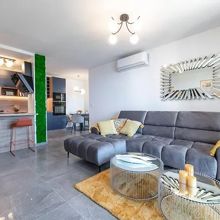 Apartment Luka 2
