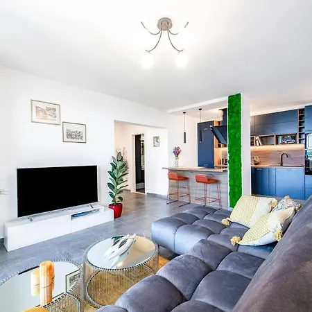 Luka 2 Apartment